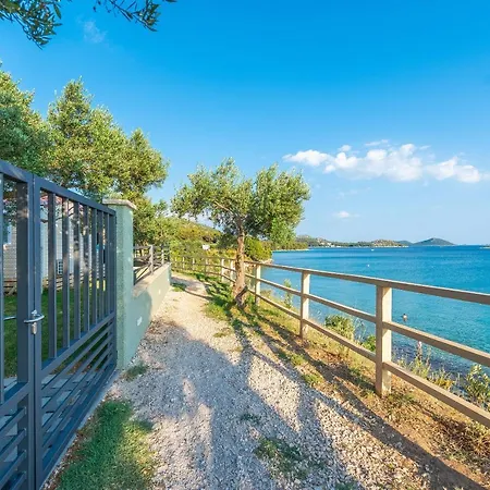 Mobile Pecten Exclusive 2 * Pakoštane